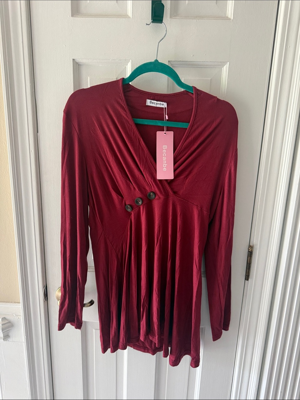 Long-Sleeve V-Neck Pleated Top in Wine